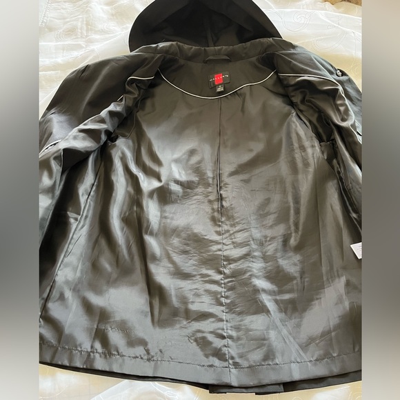 Gallery Womens Snall Black Hooded Button Down RainCoat - Picture 16 of 16